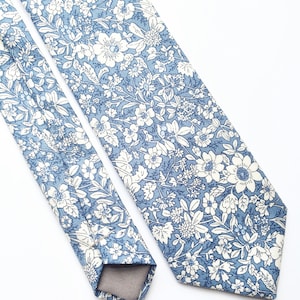 Floral tie, blue skinny tie, ditzy floral tie, Mens skinny tie, meadow print tie, wedding tie, men's floral tie