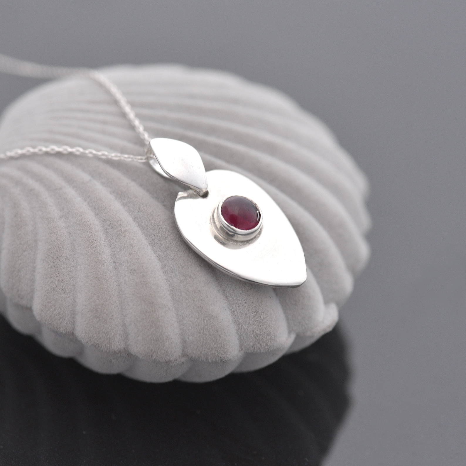 iana jewellery - gemstone pendants Garnet pendant 