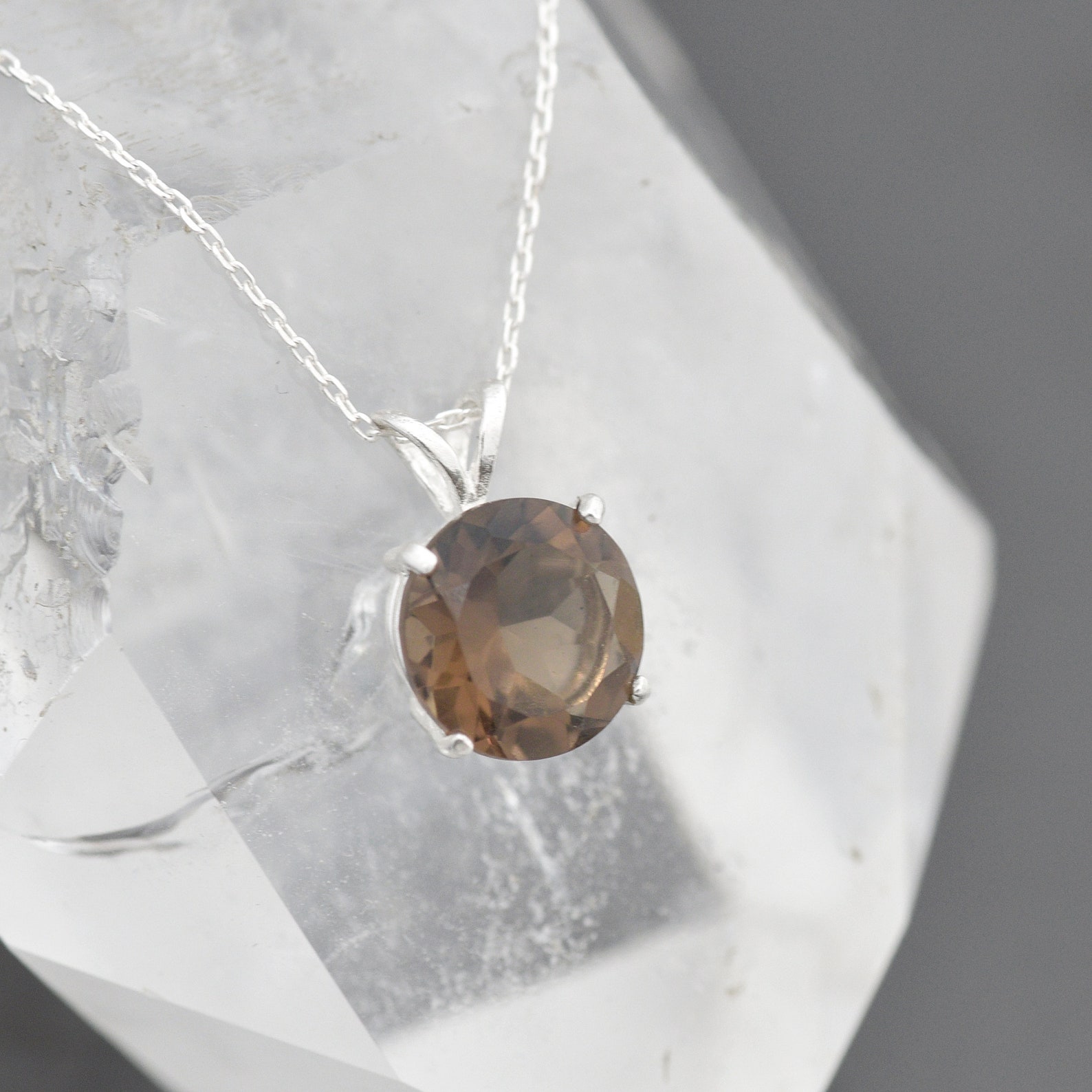 solitaire pendants - Quartz pendant