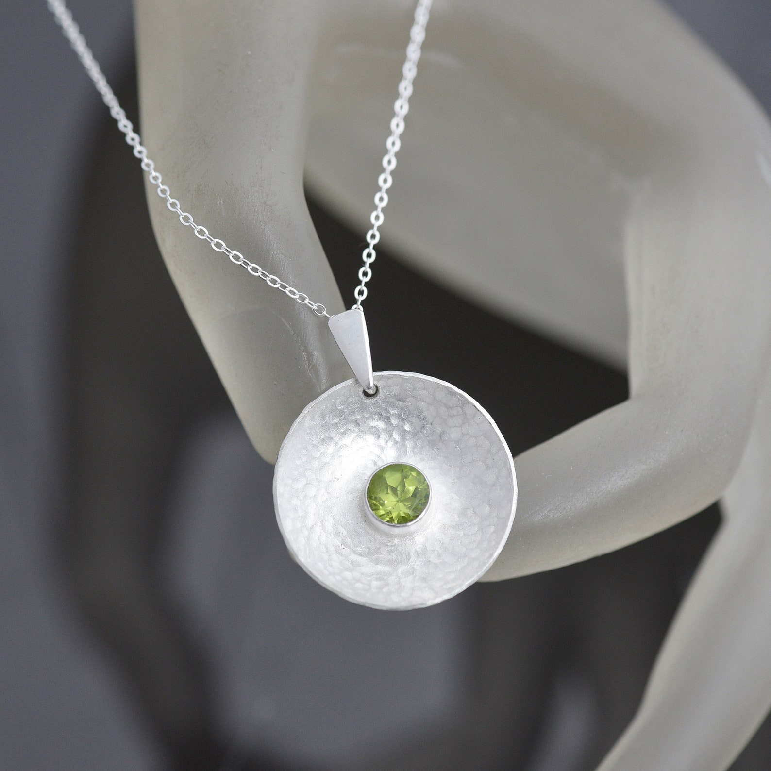 Ian Caird iana Jewellery round sterling Silver Peridot necklace