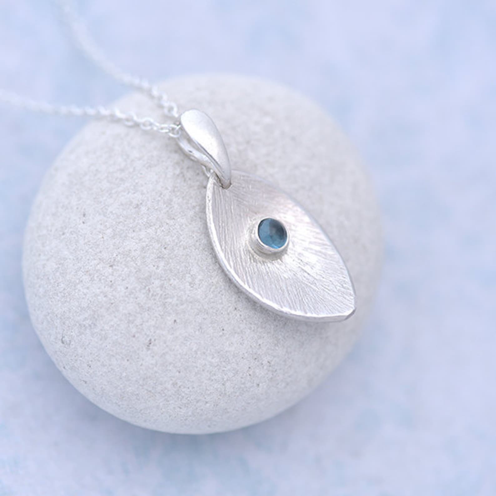 iana jewellery - Topaz pendant 