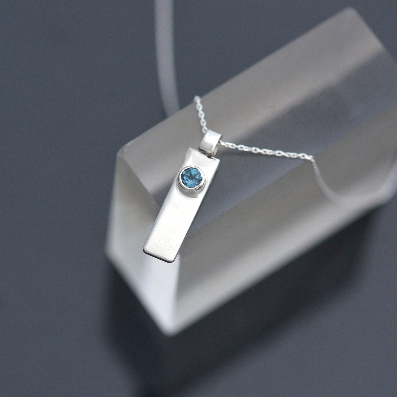 iana jewellery - Topaz pendant 