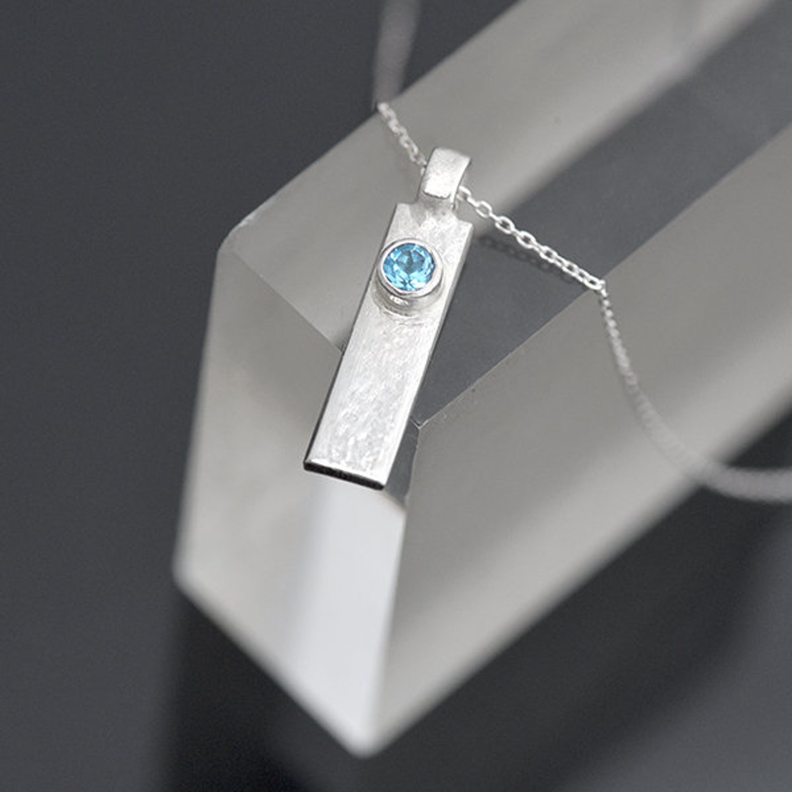 iana jewellery - Topaz pendant 