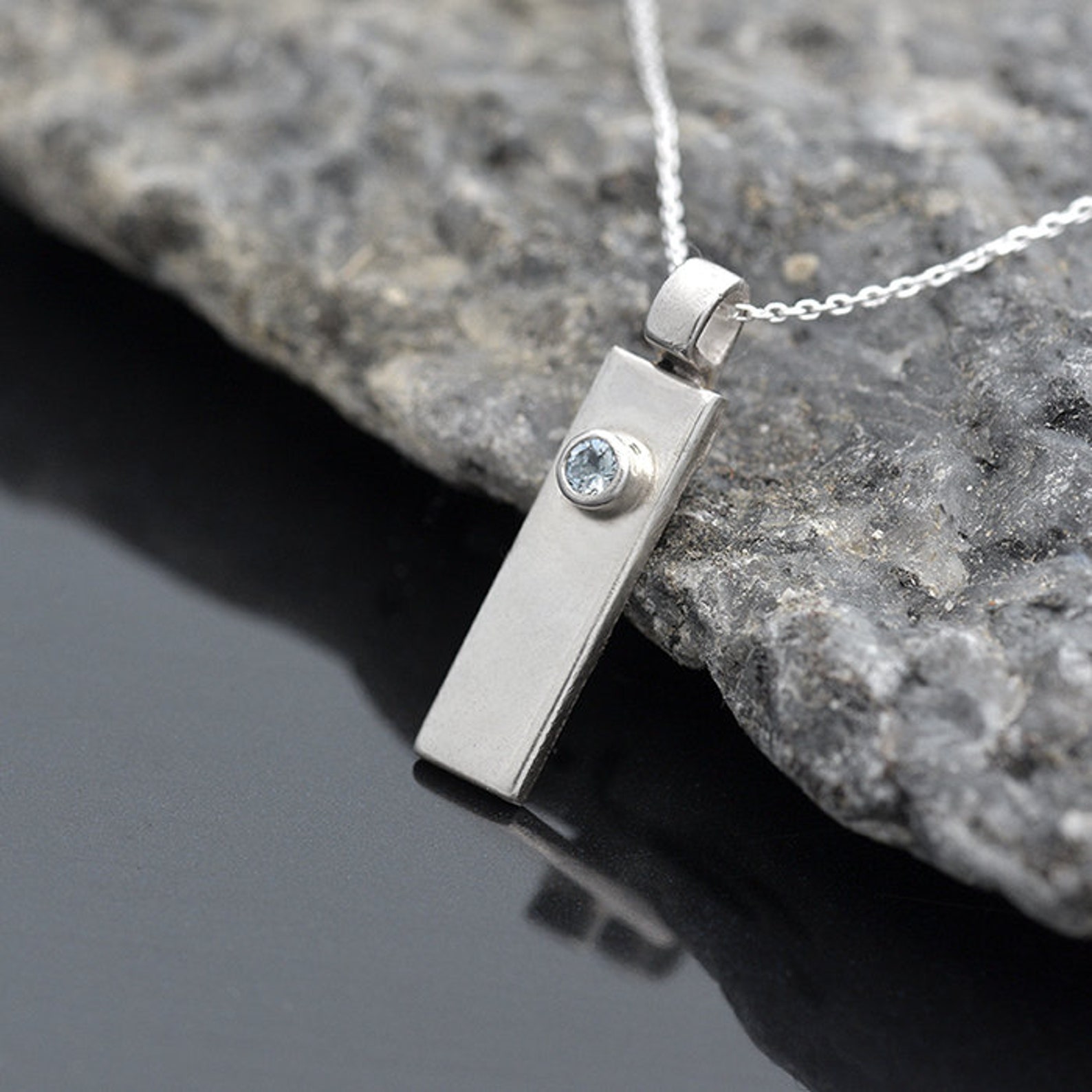 iana jewellery - gemstone pendants Aquamarine pendant 