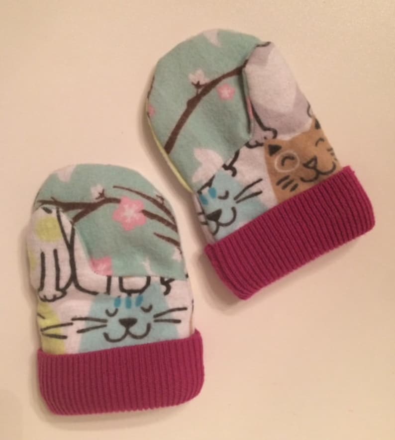 toddler mittens,infant mittens,baby girl,hand sewn gloves,cat print mittens,teal,green,brown,dark pink,flannel fabric,fleece fabric,winter