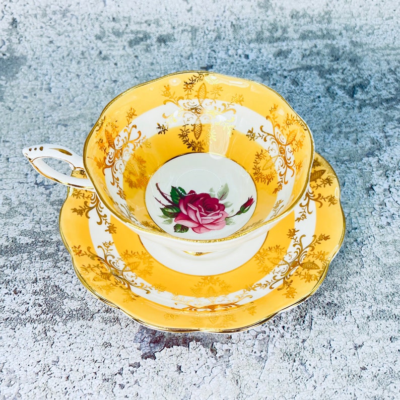 Royal Standard tea cup and saucer, Pink floating rose teacup and saucer, pink rose teacup image 3