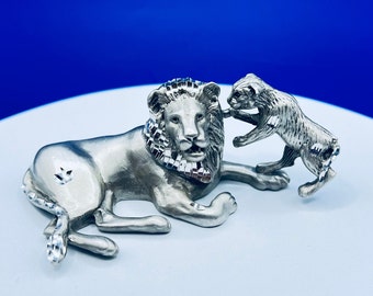 Vintage Cuter Pewter Lion and cub figurine