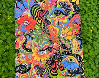 Pode incluir: Uma impressão de arte psicodélica com um fundo preto com flores coloridas, redemoinhos e olhos. A impressão está cheia de cores vibrantes, incluindo vermelho, laranja, amarelo, verde, azul e roxo.