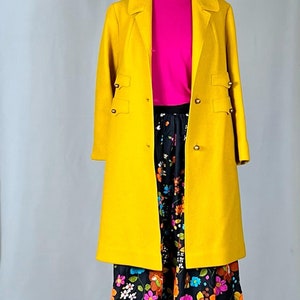 Vintage 1960s Vibrant Floral Print Skirt with Velvety Waist Detail.