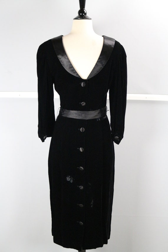 Vintage Satin Lined Scoop Neck Pinup Cocktail Dres
