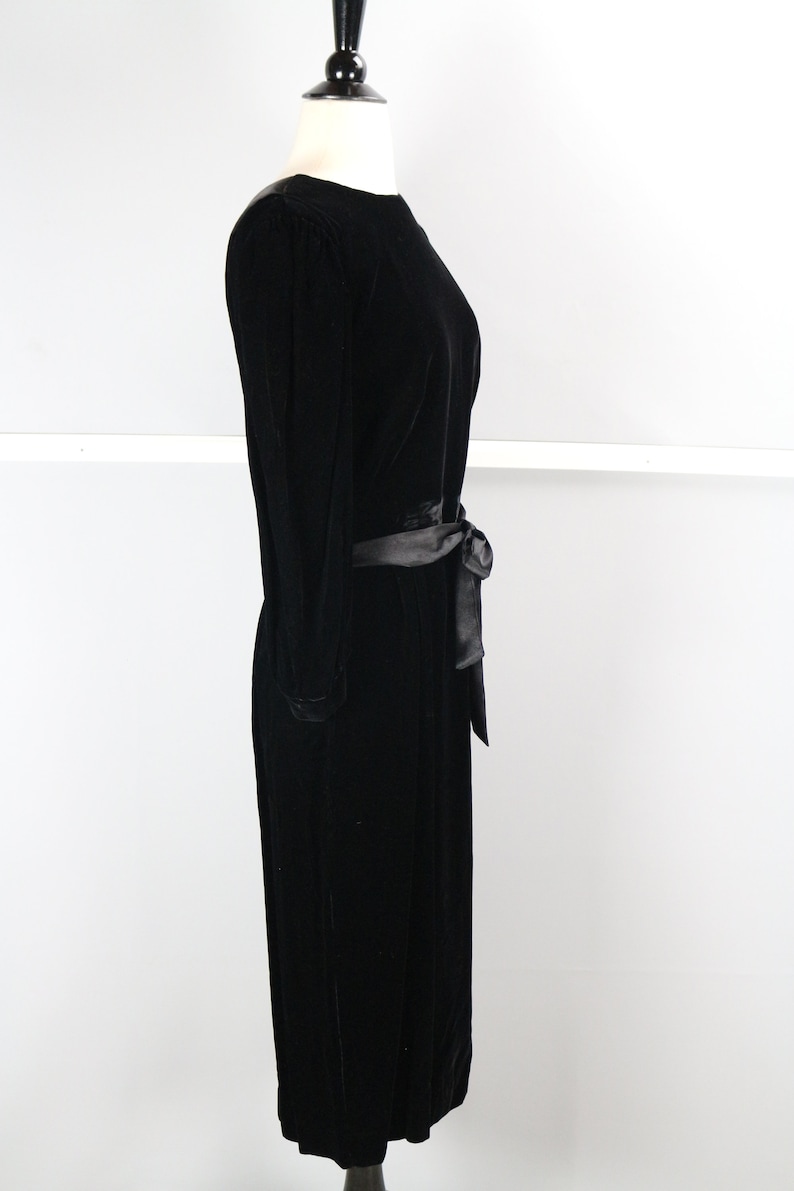 Vintage Satin Lined Scoop Neck Pinup Cocktail Dress with Puff Sleeves