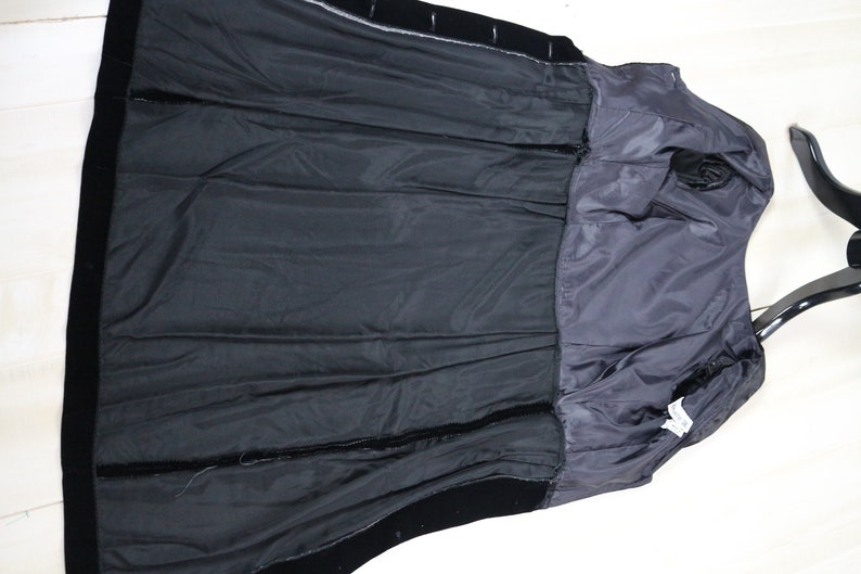 Vintage Satin Lined Scoop Neck Pinup Cocktail Dress with Puff Sleeves