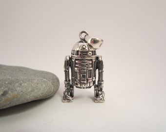 STAR WARS CHARM~ R2 D2~ Silver solid 925~ Pendant Necklace~ Jewelry~ Heavy 15.5 g~ Miniature Figurine~ Character~ Fiction~ Gift