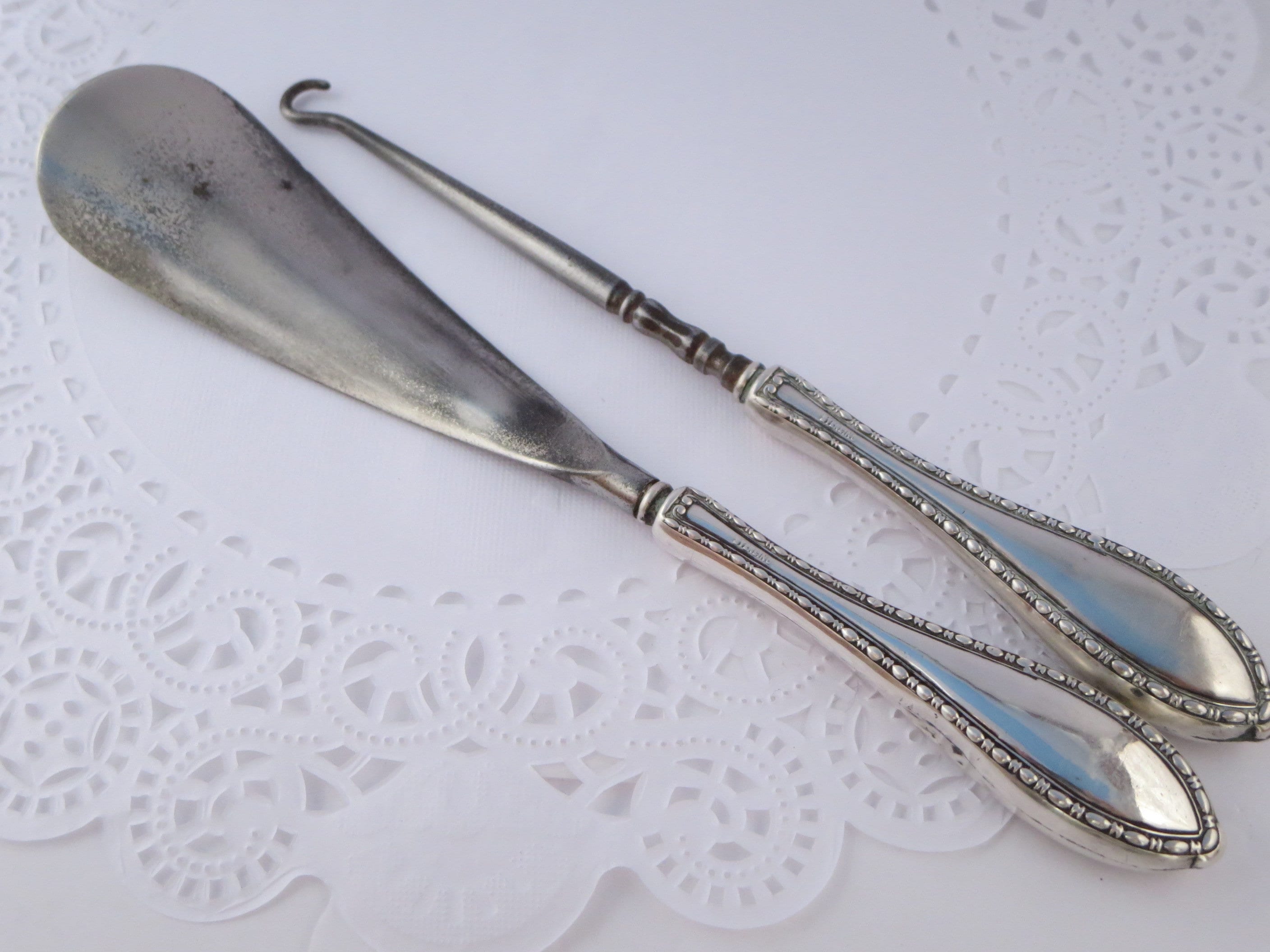 SHOEHORN botas lace hook Zapatos accessory Silver Sterling handles Vanity accesssory Zapatos accessory Antique Victorian Christmas gift SHOEHORN botas botas botas lace hook Zapatos accessory Silver Sterling handles Vanity accesssory Zapatos accessory Antique Victorian Christmas gift b8ebfa
