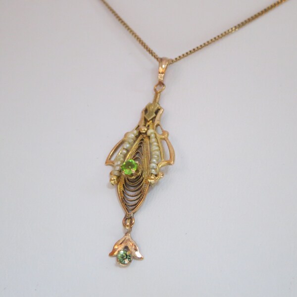 VICTORIAN NECKLACE~ 10K Gold~ Fine jewelry~ Chain & Pendant~ Pendant necklace~ Antique collection~ Peridots Stones~ Valentine Gift