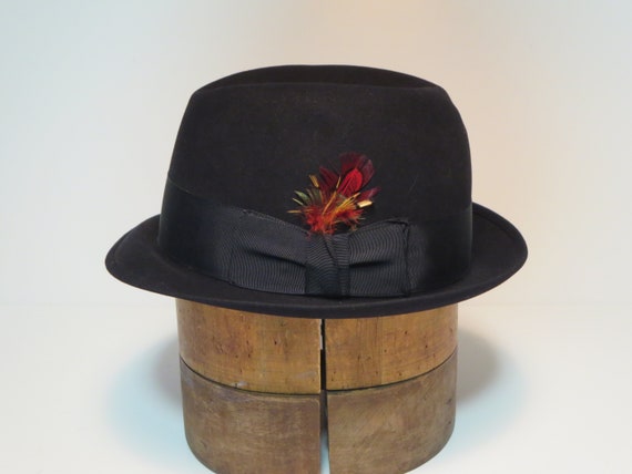 Vintage Fashion: Men's Hats