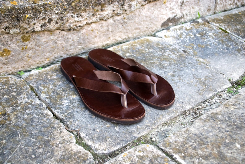 Mens Leather Flip Flops, Dark Brown Mens Sandals image 2