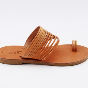 White toe ring sandals, boho leather summer sandals. Natural Tan