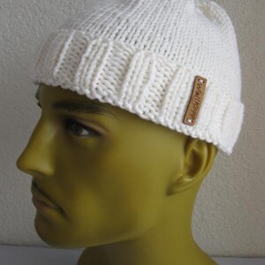 Men&#39;s cap with envelope