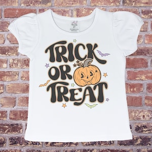 Trick or Treat Shirt, Retro Halloween Top, Retro Beggars night Shirt for Girls, Spooky Top, Halloween Retro, Gift for Daughter, Pumpkin Top