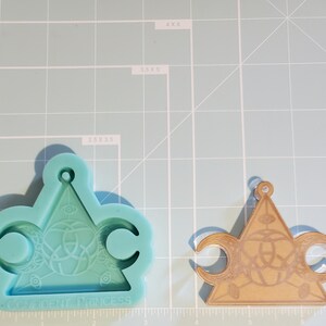 Triple moon Witchcraft, keychain mold