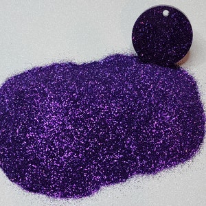 Purple People Eater è un glitter in poliestere resistente ai solventi