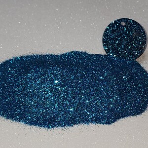 Paillettes en polyester résistantes aux solvants Drop Dead Diva