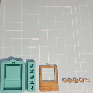 Shaker mold. Music player shaker silicone mold, keychain mold.