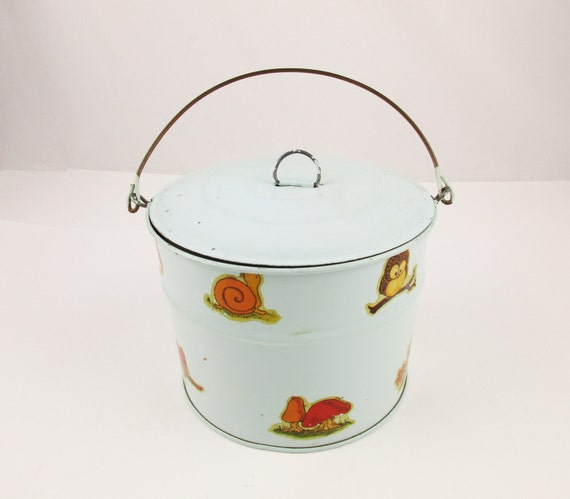 A Child's Round Lunch Pail - Vintage Tin Lunch Bo… - image 3