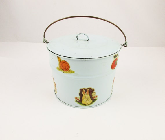 A Child's Round Lunch Pail - Vintage Tin Lunch Bo… - image 2