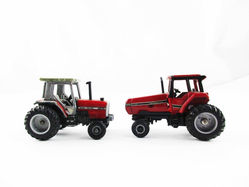1:64 Scale Tractors Iowa Ertl Metal Tractors Massey-Ferguson 3070 and Case International 7130 Dyersville Two Tractor Miniatures