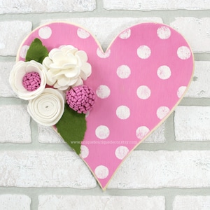 Rustic Valentines Decor, Heart Wall Hanging, Felt Flowers decor, pink polka dot heart decor, Farmhouse Valentine&#39;s decor, Felt flower sign