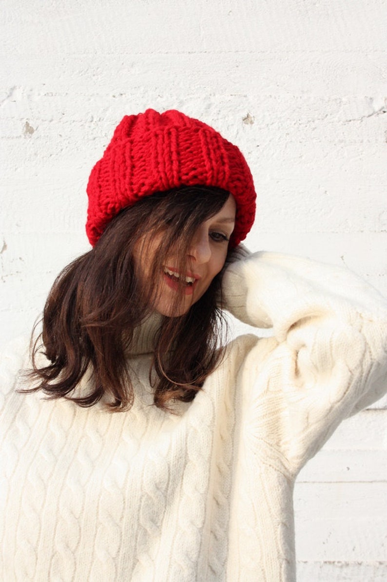 FREE SHIPPING Hand knit chunky yarn beanie. Woman autumn-winter beanie. Hand knitted wool beanie. Winter hat image 4