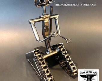 Escultura de robot de acero Johnny 5 - Arte nostálgico de cortocircuito