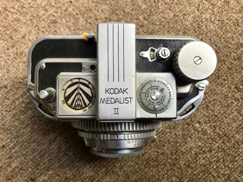 KODAK Medalist II 6x9 Medium Format Camera With 100mm F/3.5 Ektar Lens
