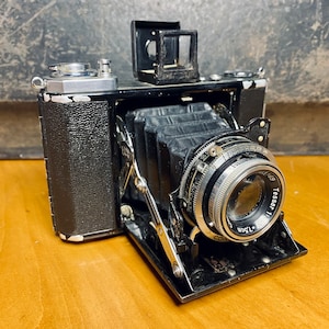 1937 Zeiss Ikonta 521/16 (No. E 99690) w/ Tessar 1:3.5 f=7.5 cm Carl Zeiss Jena lens (No. 2163169) and Compur-Rapid Shutter Camera