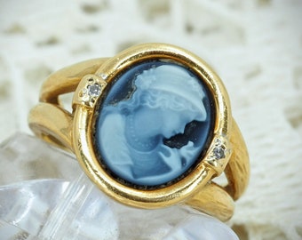 Estate hard stone carved agate ring in 18K solid gold with diamonds Massive 19th century cameo signet ring Hallmarked