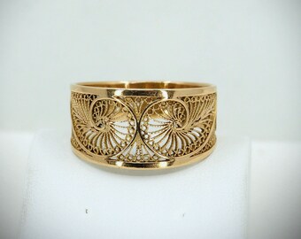 Incredible lace work on 18K solid gold Fine gold ring large wedding band Solid gold bridal jewelry