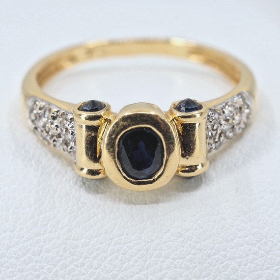 Estate 18K solid gold oval faceted sapphire and d… - image 1