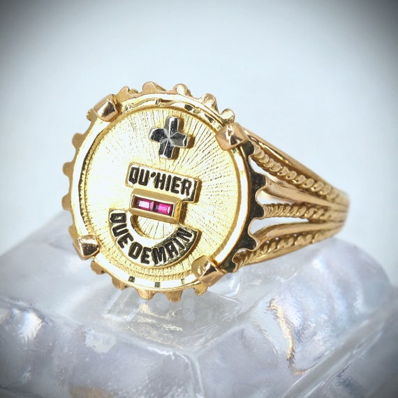 18K solid gold signet ring Love symbol on heavy v… - image 3