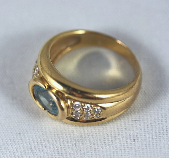 Massive solid gold ring with exquisite blue topaz… - image 9