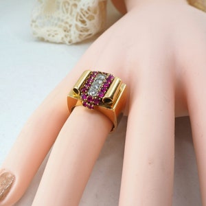 Massive Art Déco ring in 18K solid gold with diamonds and red paste stones, Stamped and heavy fine gold jewelry