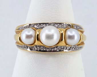 Rare 3-stone natural pearl Belle Époque ring in 18K solid gold  with 10 natural diamonds Fine gold bridal jewelry
