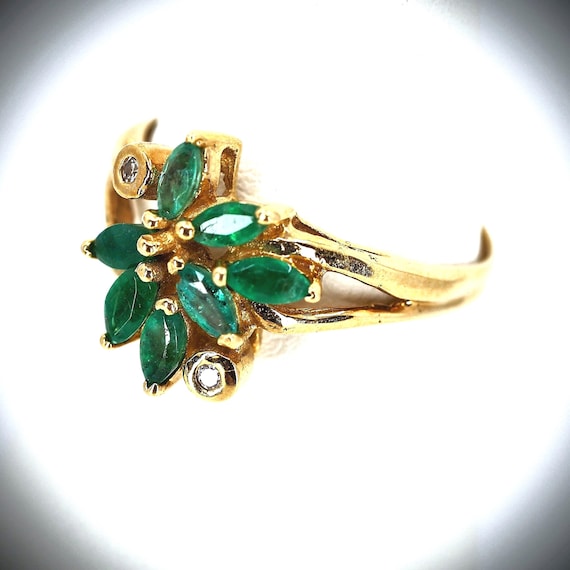 Genuine gemstones 18K solid gold ring Stamped fine gold jewelry Brilliant cut diamonds Faceted emeralds Vintage cocktail ring