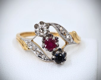 Edwardian 18K solid gold bypass ring with natural gemstones, stamped 3 stone trilogy ring Fine Art Nouveau gold jewelry