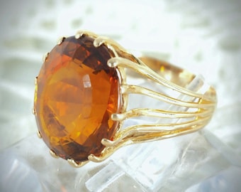 Estate 18K solid gold ring with gorgeous citrine Hallmarked fine gold statement ring Mid-century vintage beauty