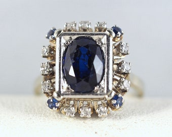 18K solid gold and platinum Art Déco ring Stamped genuine Art Déco ring with natural sapphire and diamonds Fine jewelry