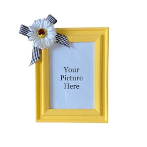 Cute Yellow Daisy Frame | 3 1/2&quot; x 5&quot; | Cute Mini Wood Frame | Desktop | Gift for Mom | Gift for Friend