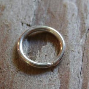 Simple Loop Belly Button Ring | minimal body jewelry piercings sizes 20 18 16 14 gauges contemporary understated petite barely there small