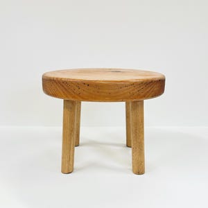 Vintage Wooden Step Stool, Handmade Round Rustic Wood Riser, Cottagecore Plant Stand, Small Primitive Farmhouse Furniture